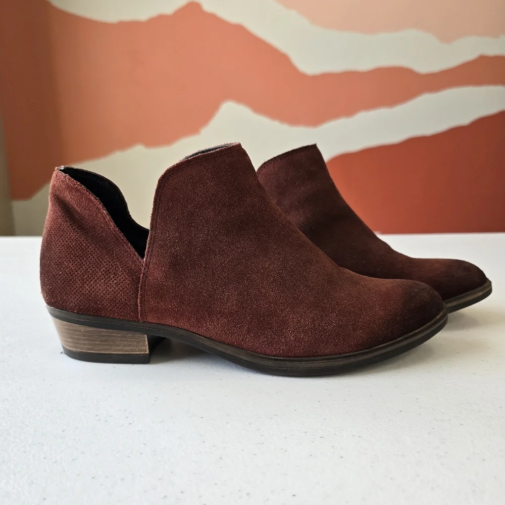 Crevo Womens Leighton Boot Size 9 Red Suede Bootie Block Heel Boho Distressed‎